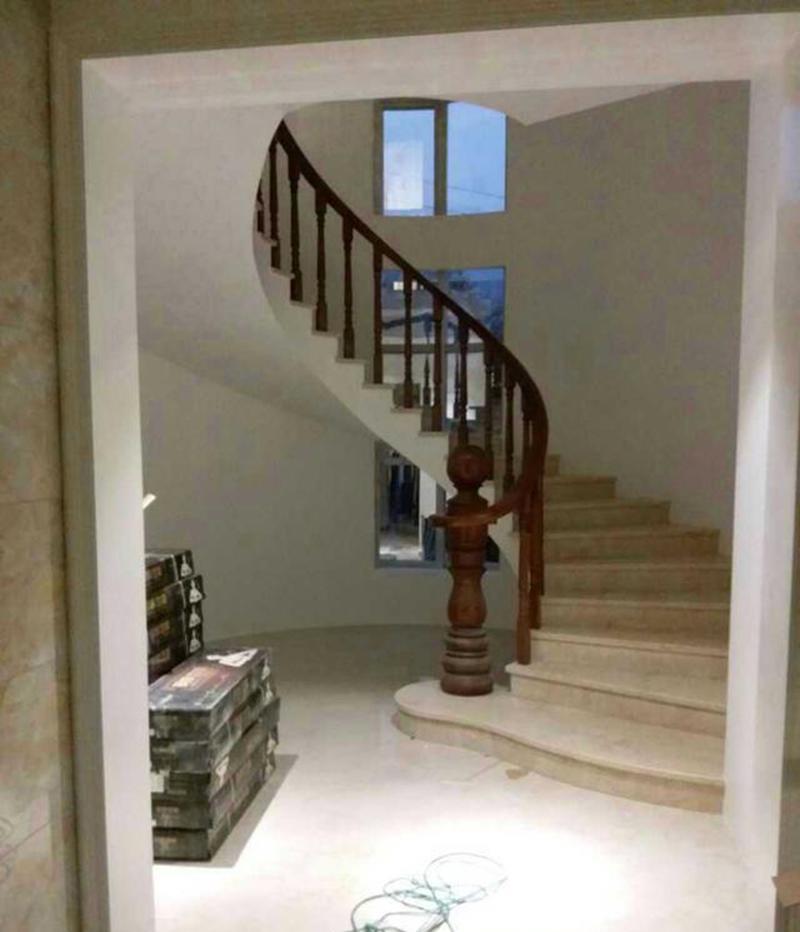 浙江小伙晒出120W豪宅, 网上一片点赞, 而他说在他那这能算中等意思