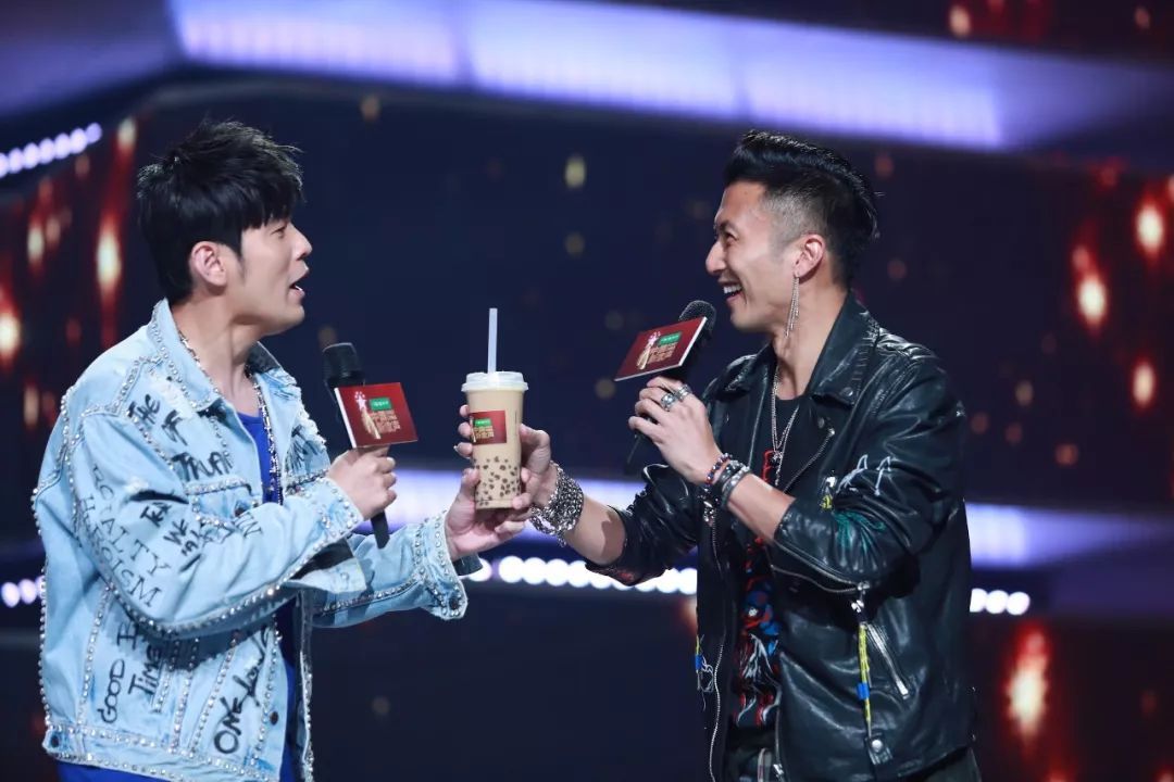 周杰伦■唱歌咬字不清？只是方文山写的歌词太深奥