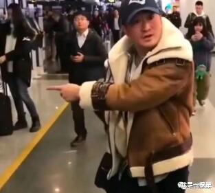 吴京@吴京，这个“骗”了15亿人的男人