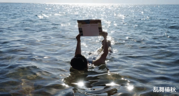 |死海真的淹不死人?当地人苦口婆心的提醒,但就是没有人听得进去