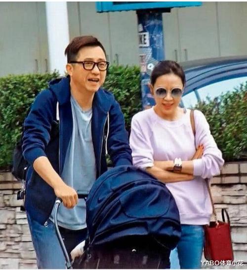 【伊能静】曾和伊能静出轨同居3年,还被抱腿哭求不要离开,如今发福变老太油腻