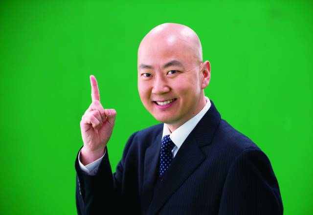 【春晚】?曾上春晚20次,因说错一句话被索赔1亿,今53岁街头商演变成网红!