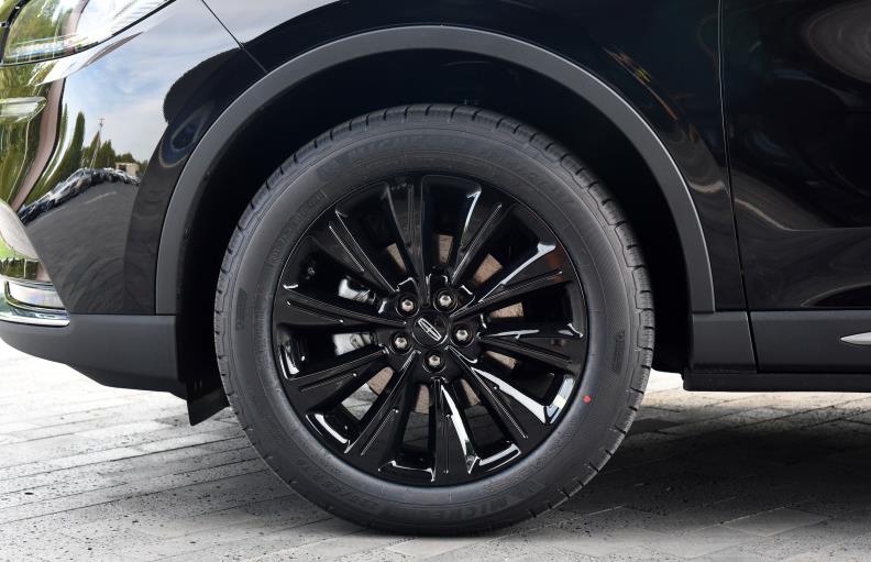 标致5008|“迟到”的精品，全系标配245马力+8AT，静如高铁却只喝92号油