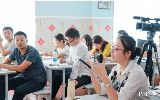 大学|这4个大学专业，家长是最不愿让孩子报考的，实际却都很好就业