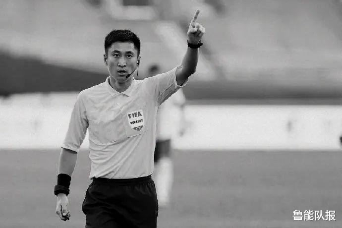 山东鲁能|第三次被黑后，舆论转向鲁能，权威官微为鲁能发声，名记怒斥裁判