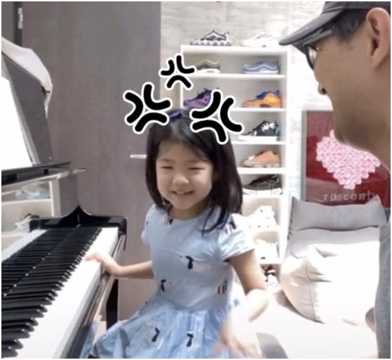 汪峰|汪峰晒女儿近况，醒醒五官长开颇有妈妈姿色，被赞老外眼中的美人