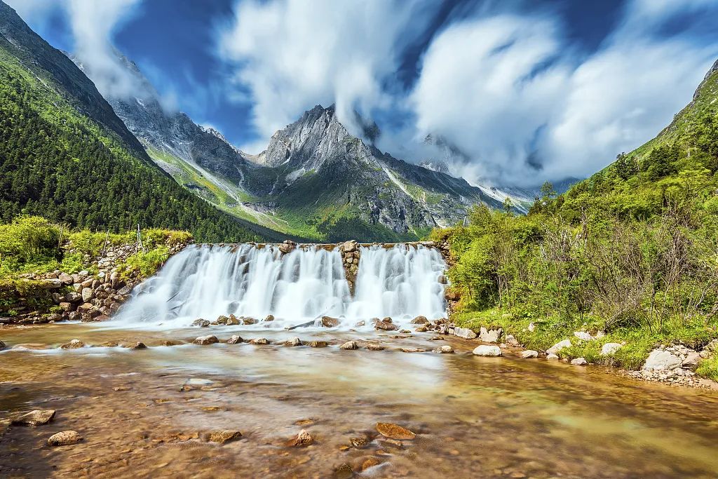深圳市|恢复开园！年均气温14℃，我们的川西小瑞士回来了！思鹿旅行推荐