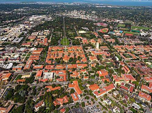 「清华大学」2万多清华学生在硅谷不愿回国，看看中科大尹志尧，会不会脸红？