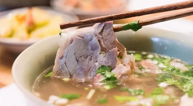 羊汤|炖羊肉汤，有人先焯水有人直接炖！大厨：都不对，难怪羊汤不好喝