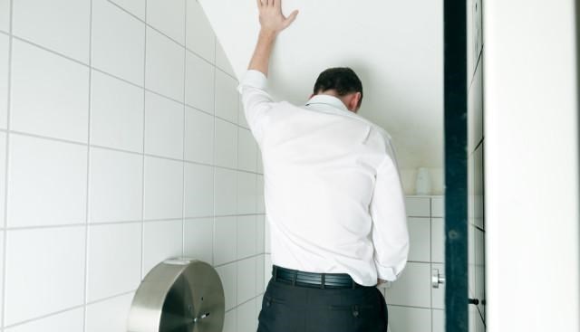 黄芪：肾功能“较弱”的男人，身上通常有5个表现，希望你一个都不占