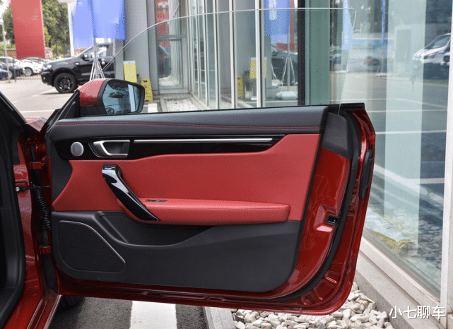 动力|专为年轻人打造的“撩妹车”，配大溜背+无框车门，百公里加速6.9秒