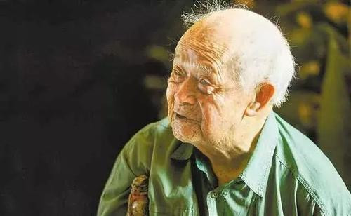 上甘岭@他一人打光400美军,战后隐姓埋名33年,因何事欠下2400元巨款?