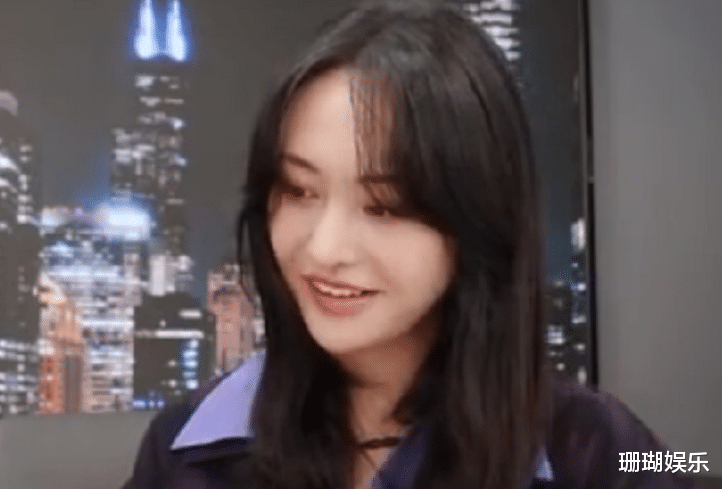 郑爽|郑爽长相“崩了”？28岁的她现身直播间，生图显现了真实状态