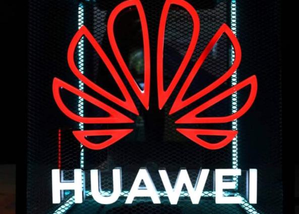 #华为#特朗普越来越疯狂,逼迫英国拆除华为800亿基站,李嘉诚懵了