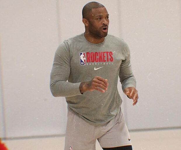 火箭队|19+17+13！袖珍中锋逆生长，35岁步入巅峰，喜获大合同！