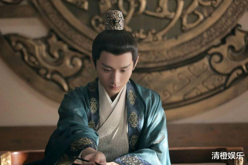 吴昕|《明月曾照江东寒》首播获赞，邢菲演技灵动，有望成爆款古装剧