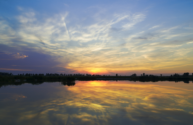 聚会|8月，好运连连，喜事临门，3生肖苦尽甘来，职场成功逆袭