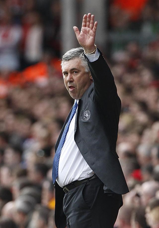 齐达内|齐达内为何一直看J罗“不爽”？这是球员的情商原因还是技术问题