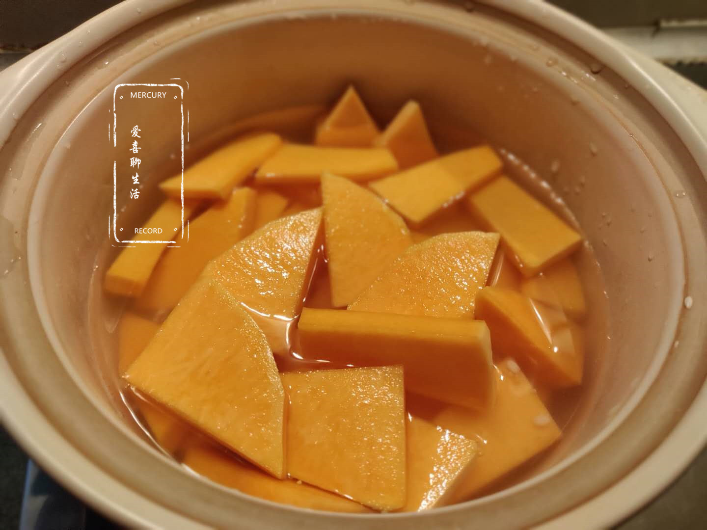 南瓜|天冷了，小米和它是绝配，熬一锅才8块钱，每天喝一碗，温暖你整个冬天