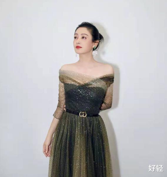 陈红|52岁陈红，体重只有92斤，减肥秘诀只有3个字，老一辈演员都在用