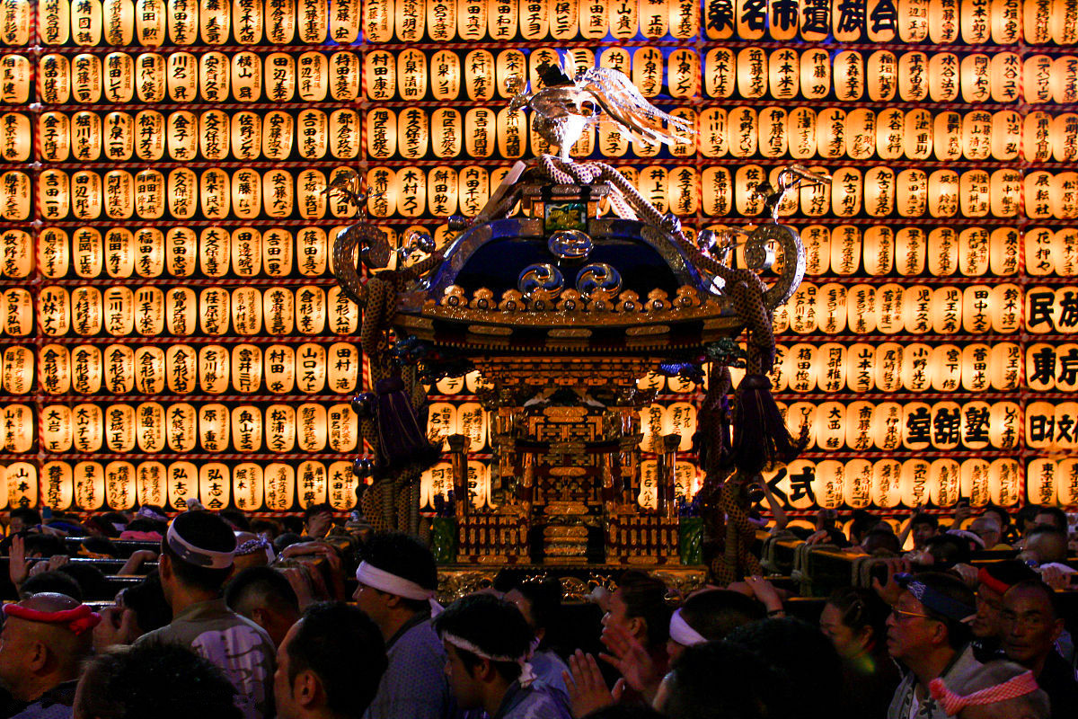 19年前向靖国神社泼油漆,声称自己不后悔的冯锦华,如今怎么样?