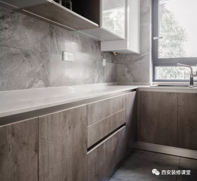 ##做不了正常U型橱柜，可以做窄柜收纳放电器