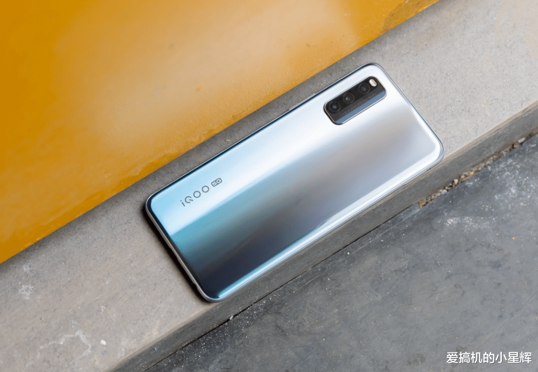 「华为荣耀」不吹不黑，客观评价荣耀X10、iQOO Z1到底该怎么选？