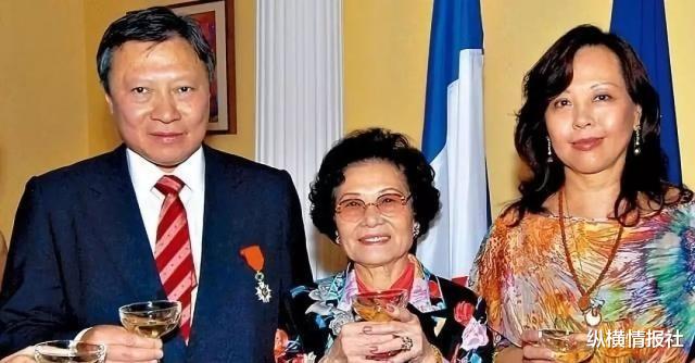 纵横情报社 91岁老太太成为香港女首富,花600亿买两块地,现金资产多达2千亿