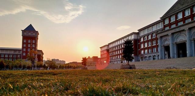 高校|双非高校中的一对“战斗机”,错过211又无缘双一流,仍未来可期