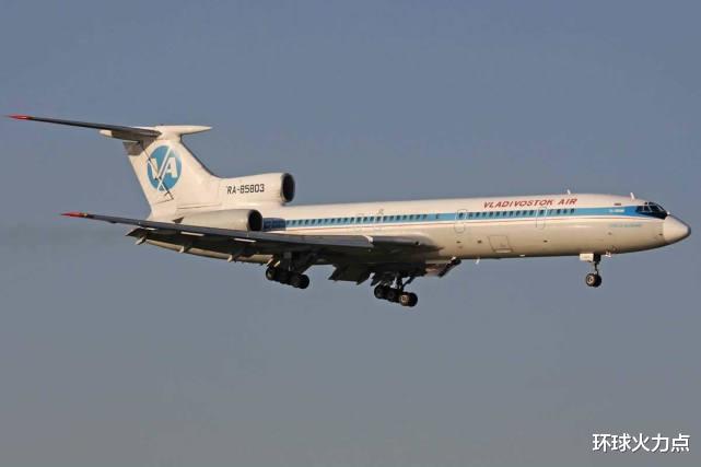 防空导弹|误入军事演习区有多可怕？民航被导弹锁定，机体被钢珠撕裂