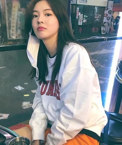 「李光洙」李光洙拄拐杖录制跑男 新年受伤运势成真 粉丝担心其恋爱运也应验