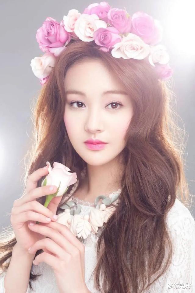 「郑爽」郑爽颜值下滑，节目组该不该背锅？看看隔壁《王牌》的妆就知道了