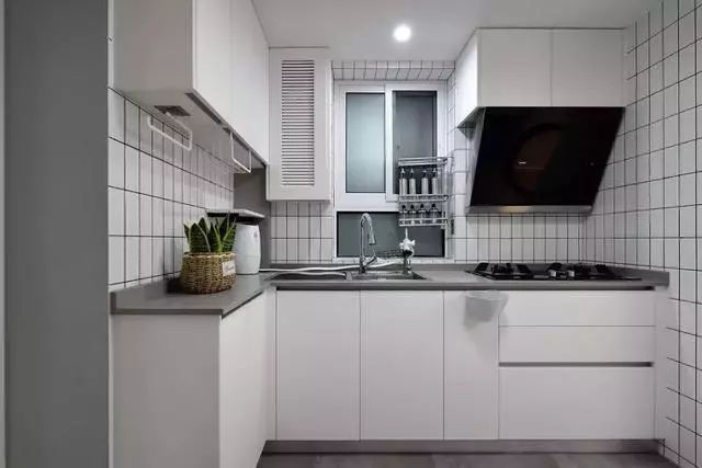 |三代人的50㎡小户型,三室一厅+独立衣帽间,老破小逆袭小豪宅!