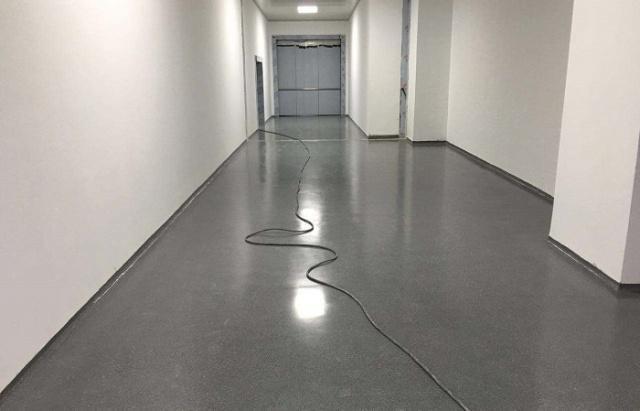 ：越来越多人装修时不贴地砖，改做整屋水泥，年轻人都追求新鲜感