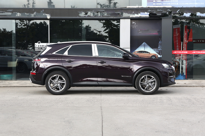 【红旗h5】卖不动还一分不降!车内90%真皮,比奥迪Q5更舒适,20.8万没人懂