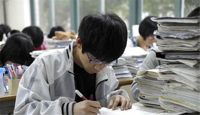 考试@高三班主任直言：高考前一周，考生做对这几件小事，高考稳提10分