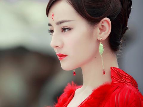 迪丽热巴|段小薇变港风美女？水军尬吹太明显！这些女星才是刘海封印了美貌