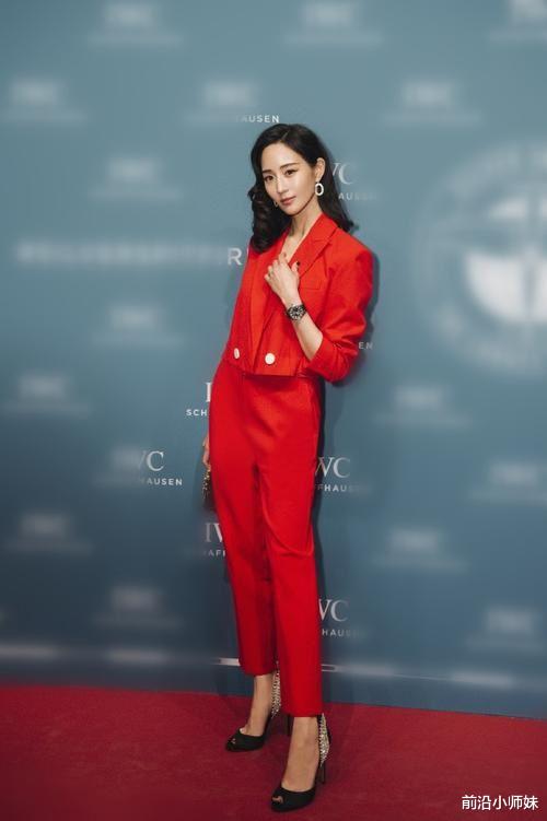 穿衣搭配|张钧甯换个发型老10岁!穿衣再时尚也拉不回来,真的小心呢