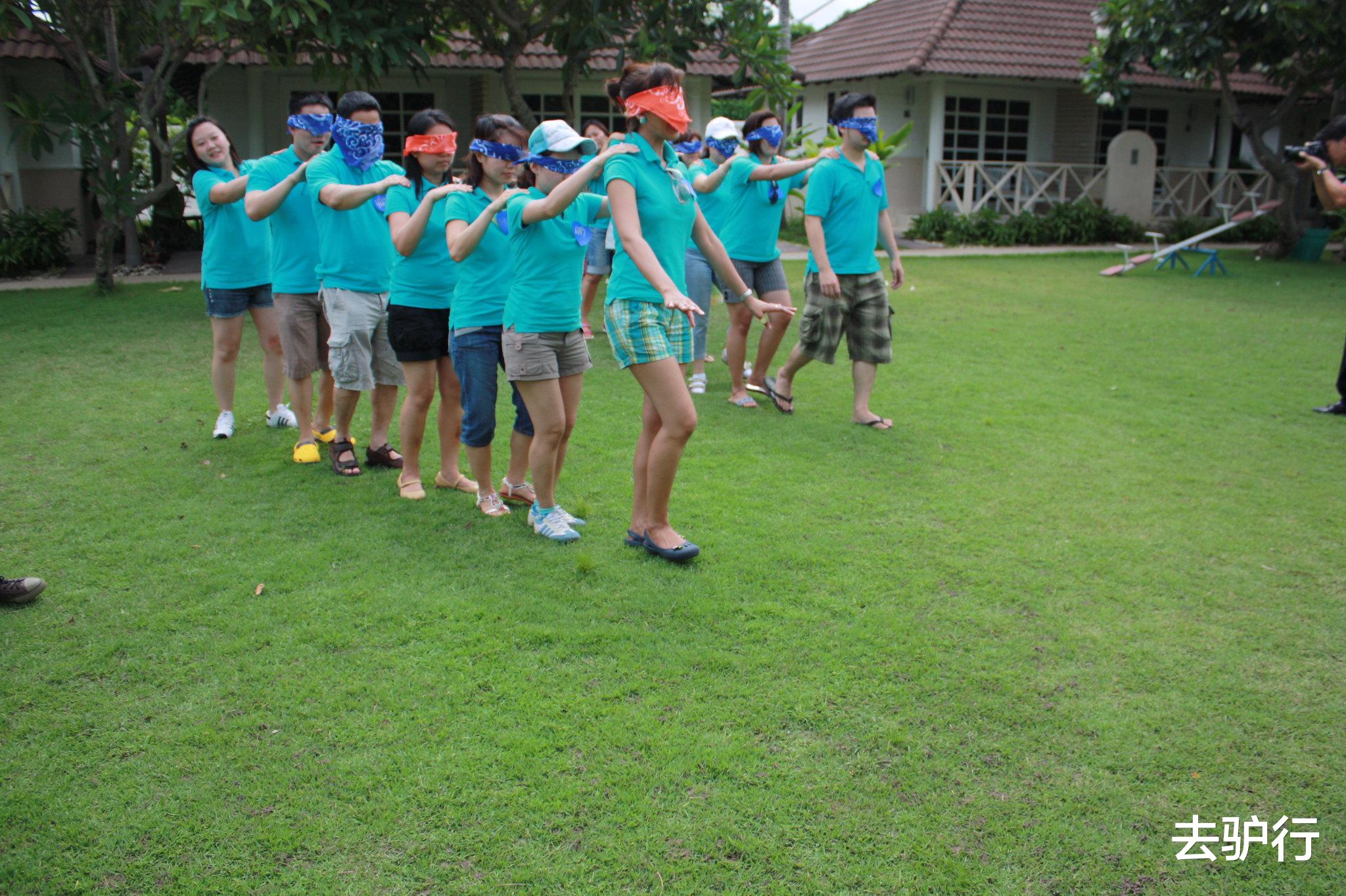 ：团建旅行成“团灭”：低智的互动抠门的预算，硬生生地逼走了员工