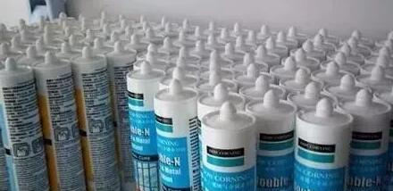 【翡翠】用一套房子的钱买翡翠原石,切开后旁边人全傻了,货主哭到无法呼吸