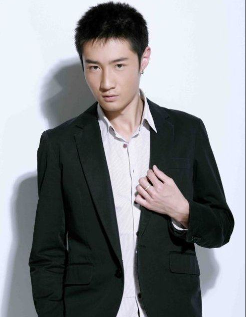 白百何|当初白百何爱上的小男模,泳池、街边毫不避讳,如今的他怎样了?