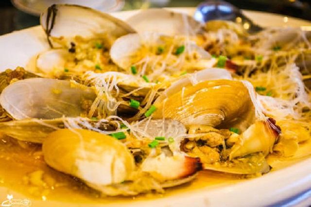 大排档|在海边渔民摊选购的海鲜，拿去大排档加工，结账时被吓坏了！