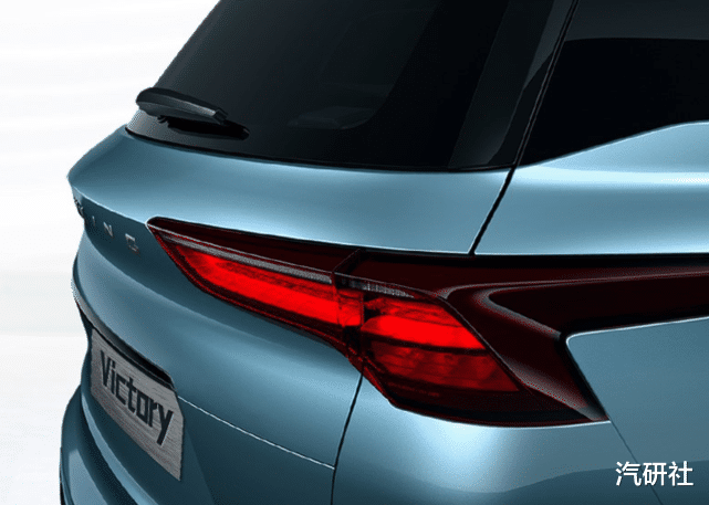 「五菱」五菱终于颜值逆袭，新车颜值帅过宝骏，1.5T+后驱真香