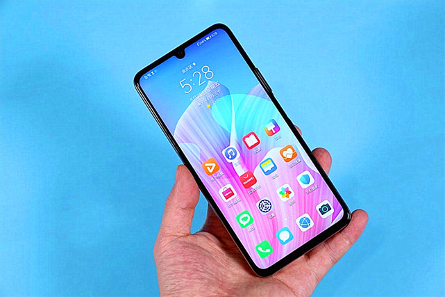 华为|处境并不妙！华为首款天玑800机型，现在很难跑赢对手