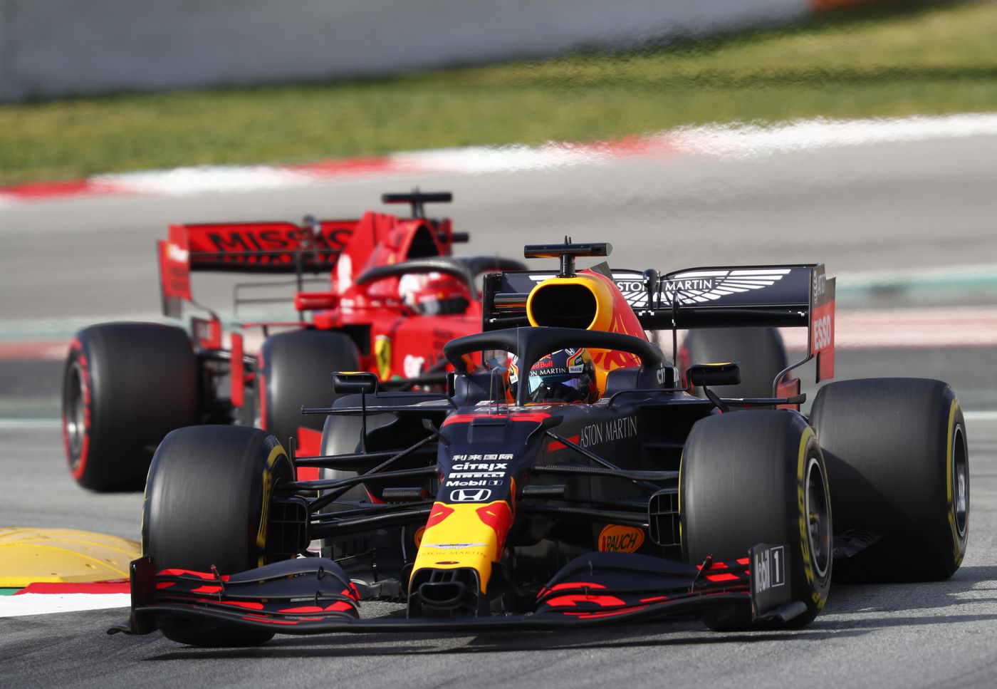 「轮胎」F1赛事因疫情被迫取消，取消一场报废1800条轮胎，倍耐力快哭了