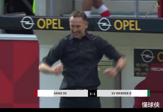 「美因茨」3-1，又赢了！2战疯抢6分，德甲115年劲旅保级成功，主帅挥臂庆祝