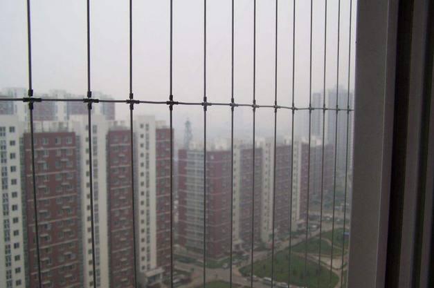 @阳台别装这种防盗网，早就过时了，现在这样装好多人没见过