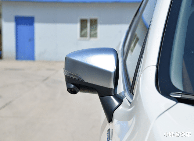 『斯巴鲁森林人』斯巴鲁森林人来了，入门就四驱，2.0T+cvt，售价22.38W起