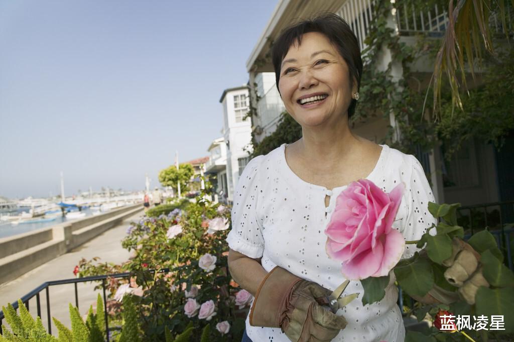一個退休女人自述：要想過上美好的退休生活，先得學會“不合群”-圖5