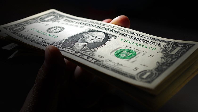 #国债#印出来的美元盛宴，美走投无路发行3万亿国债，经济下滑要拉全球陪葬